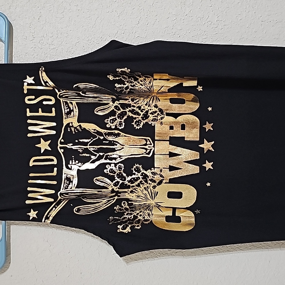 Sleeveless black duster with longhorn skull